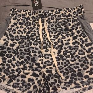 Leopard Print Shorts Sporty Panel on Sides size large Grey and black. nwt Gigio
